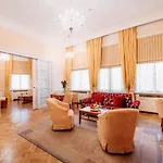 Ventana Hotel