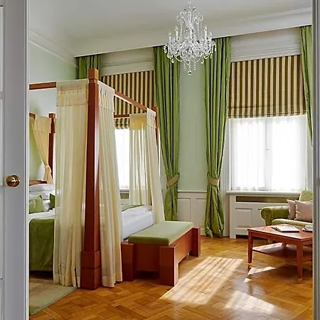 Ventana Hotel